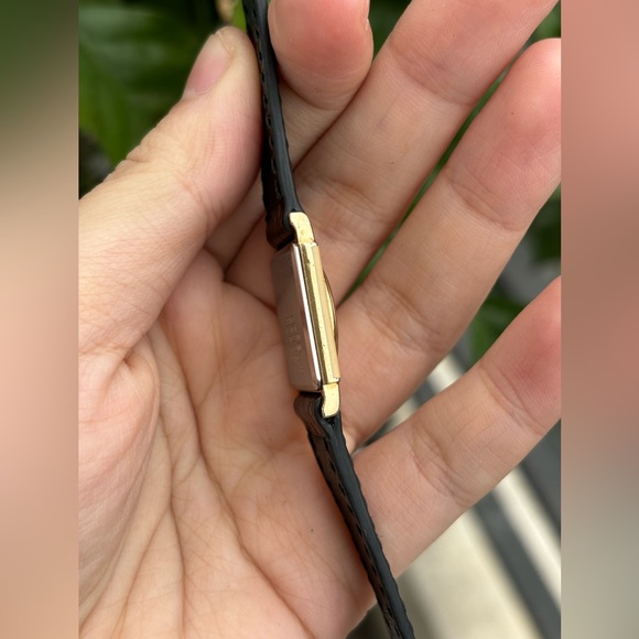 Vintage 1984 Seiko “Lacquer Frame” Women’s Dress Watch
Ref. No.: 7321-0190 - Picture 4 of 5